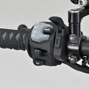 Alimentation USB type C DAYTONA Slim aluminium –  guidons Ø22,2/25,4